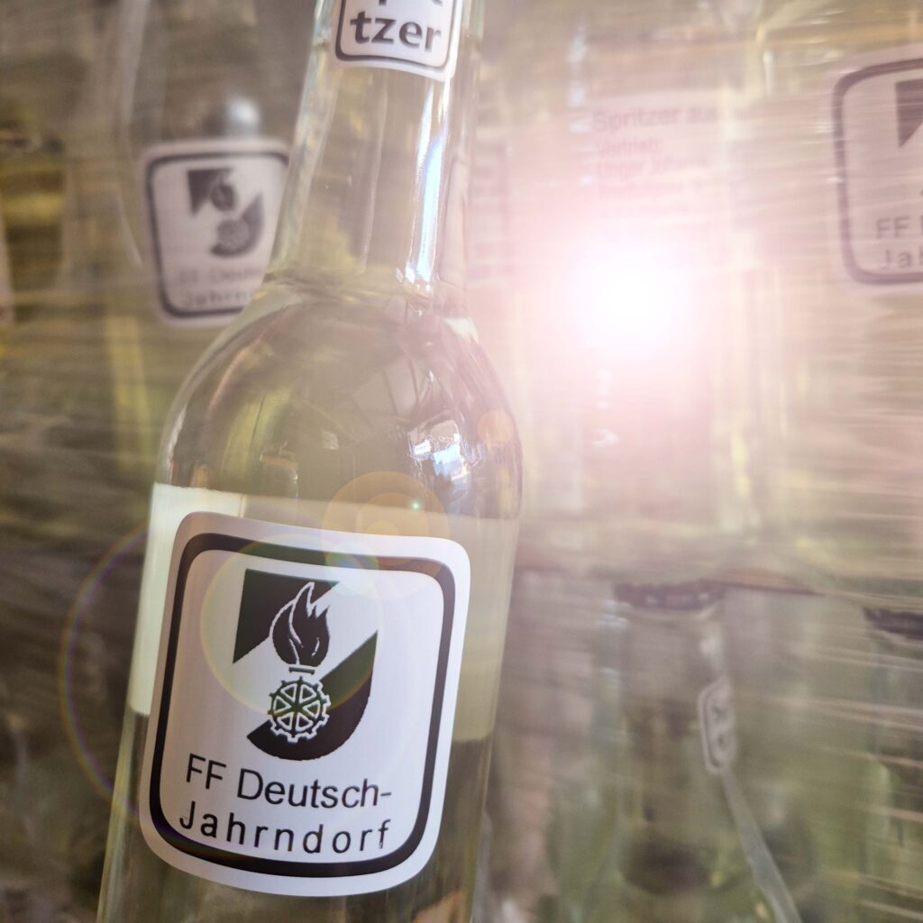 Spritzer-Flascherl-Wein-Etikett-gestalten-Johanna-Unger-Burgenland-2025